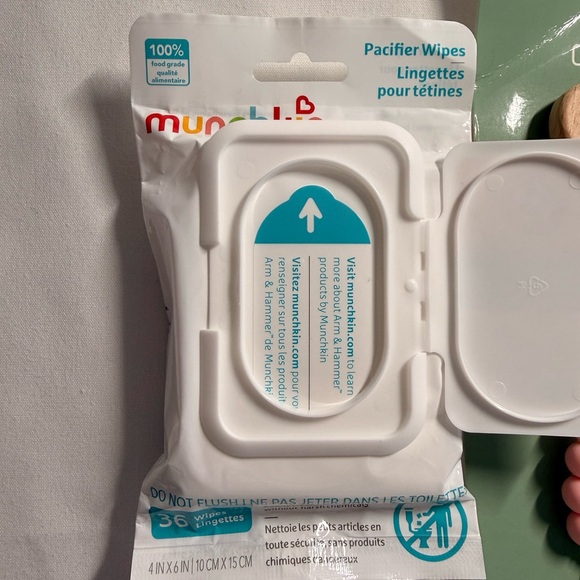 Munchkin Pacifier Wipes, Pacifier clips,& pacifier silicone adapter rings. - Picture 3 of 6